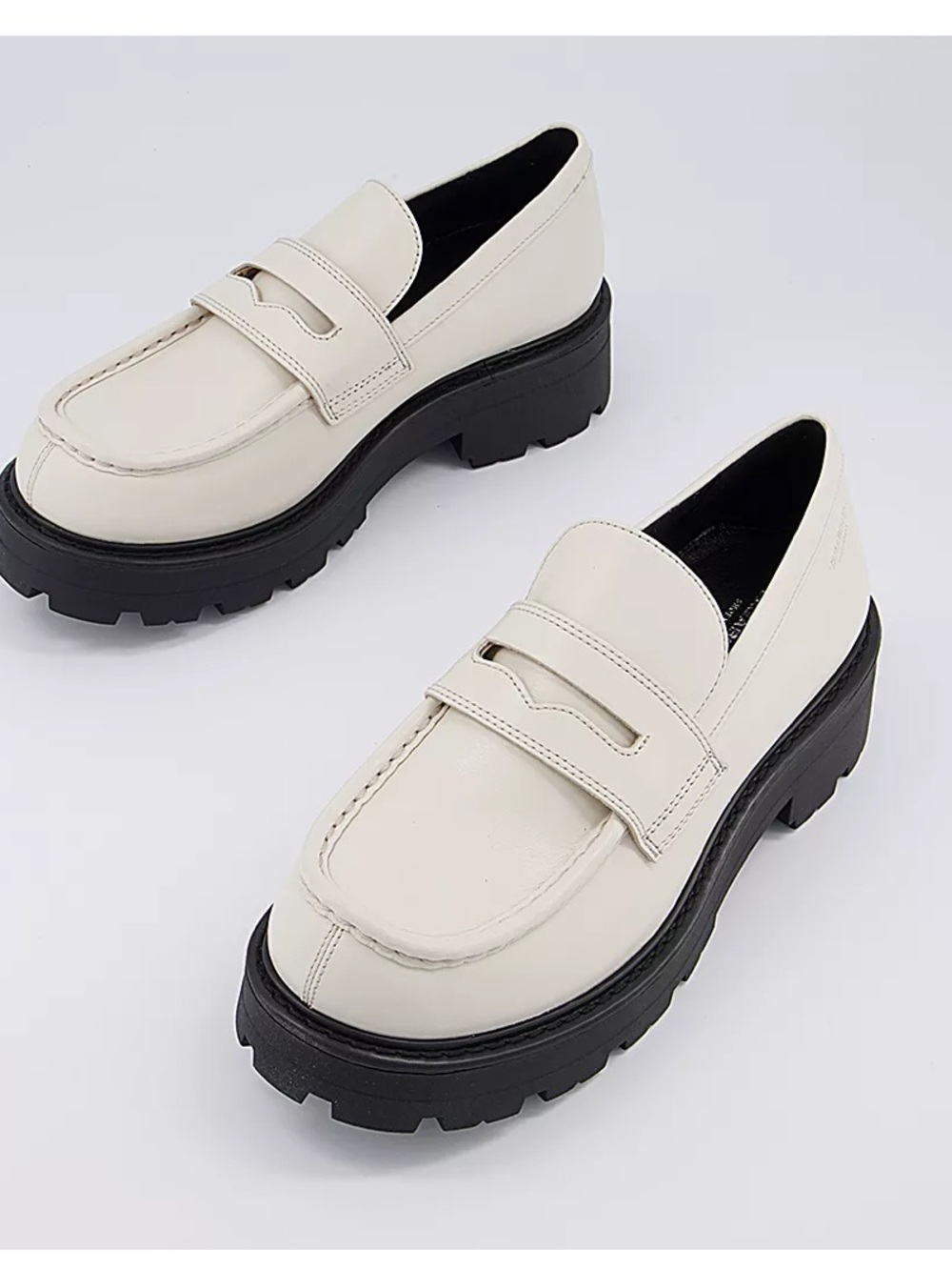 Vagabond Shoemakers Cosmo 2.0 Loafers
Off White Leather Size 39